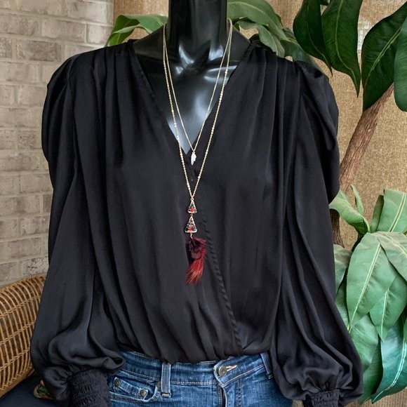 Express Layered Golden-Toned Beaded Triangles and Feather Necklace - Picture 4 of 15